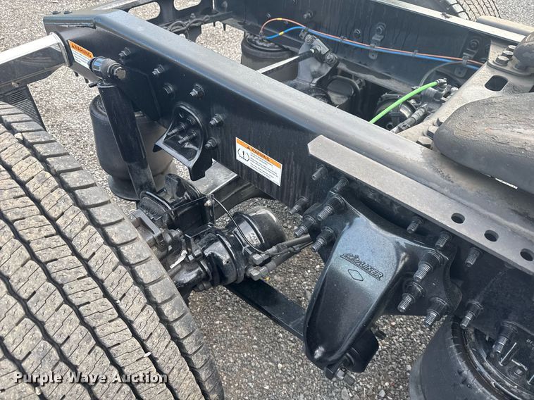 image for item EC3561 2021 Freightliner Cascadia 126 semi truck