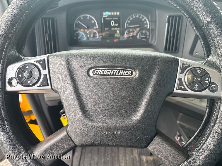 image for item EC3561 2021 Freightliner Cascadia 126 semi truck