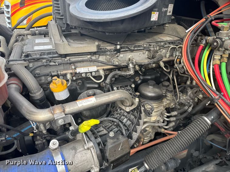 image for item EC3561 2021 Freightliner Cascadia 126 semi truck