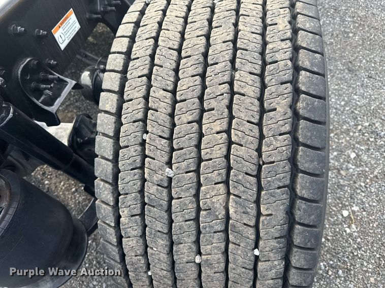 image for item EC3561 2021 Freightliner Cascadia 126 semi truck