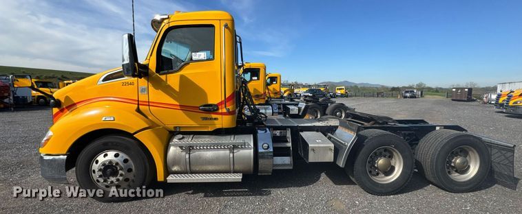 image for item EC3562 2022 Kenworth T680 semi truck