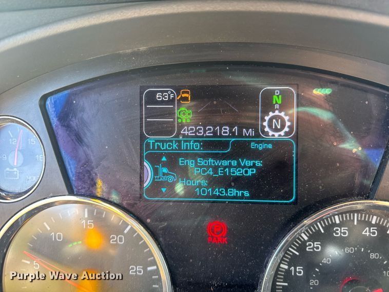 image for item EC3562 2022 Kenworth T680 semi truck