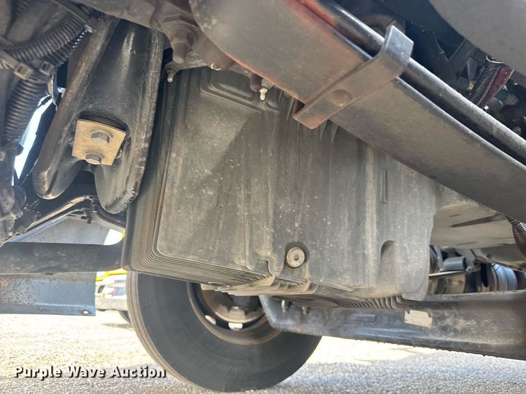 image for item EC3562 2022 Kenworth T680 semi truck