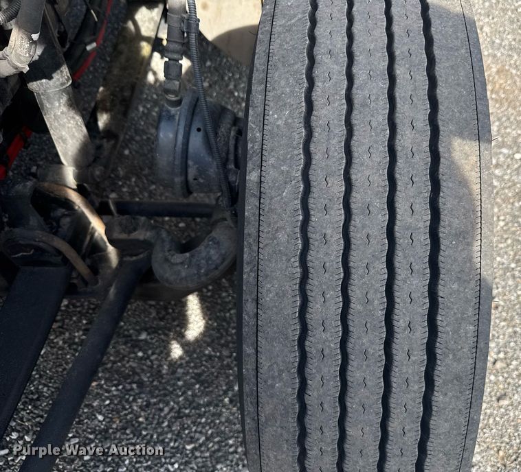 image for item EC3562 2022 Kenworth T680 semi truck