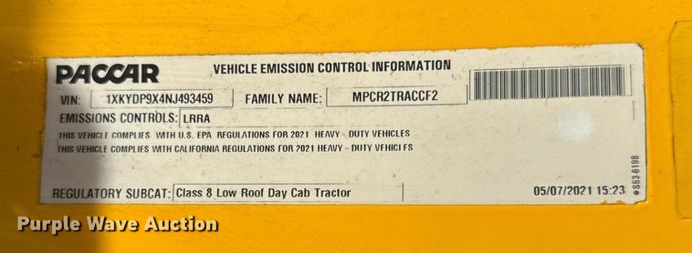 image for item EC3562 2022 Kenworth T680 semi truck