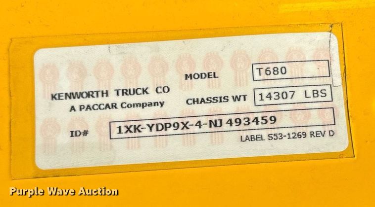 image for item EC3562 2022 Kenworth T680 semi truck