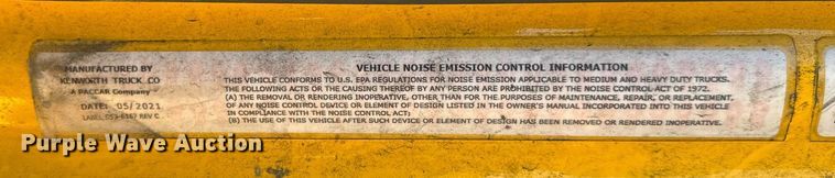 image for item EC3562 2022 Kenworth T680 semi truck