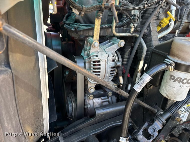 image for item EC3563 2022 Kenworth T680 semi truck