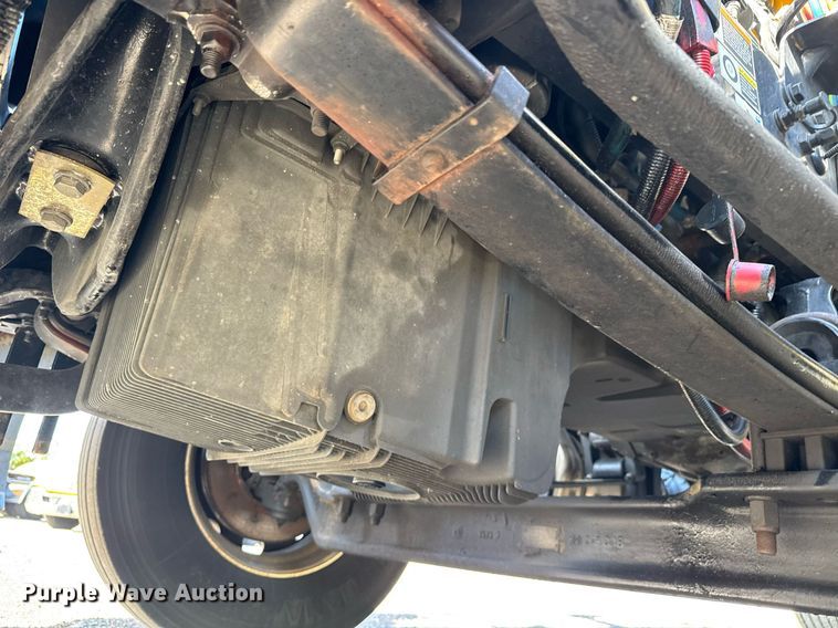 image for item EC3563 2022 Kenworth T680 semi truck