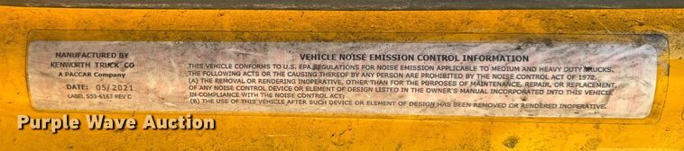 image for item EC3563 2022 Kenworth T680 semi truck