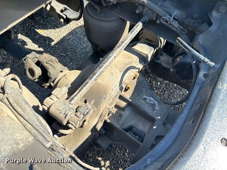 image for item EC3564 2022 Kenworth T680 semi truck