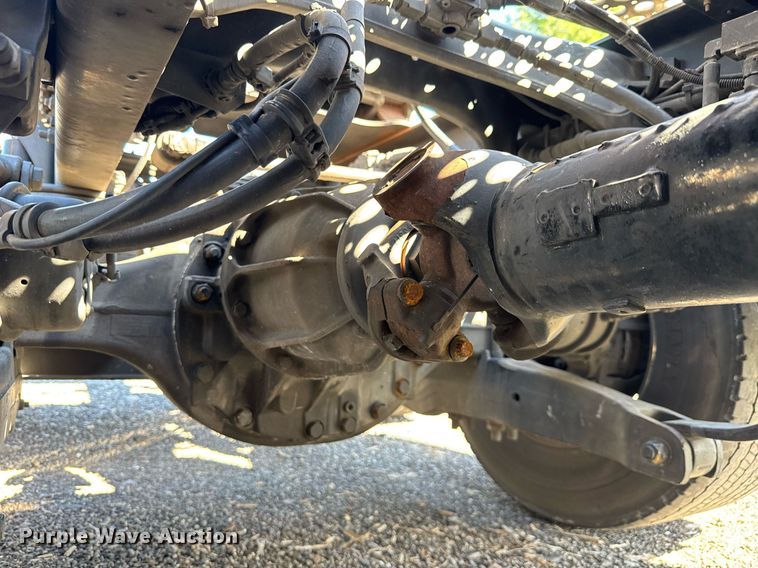 image for item EC3564 2022 Kenworth T680 semi truck