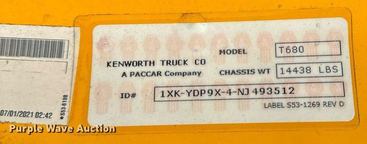 image for item EC3564 2022 Kenworth T680 semi truck