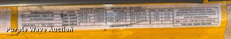 image for item EC3564 2022 Kenworth T680 semi truck