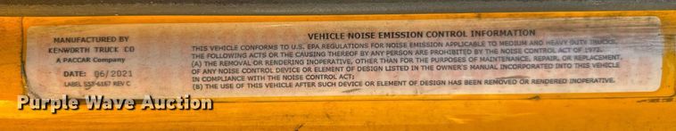 image for item EC3564 2022 Kenworth T680 semi truck