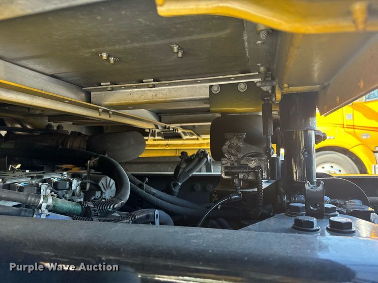 image for item EC3565 2022 Kenworth T680 semi truck