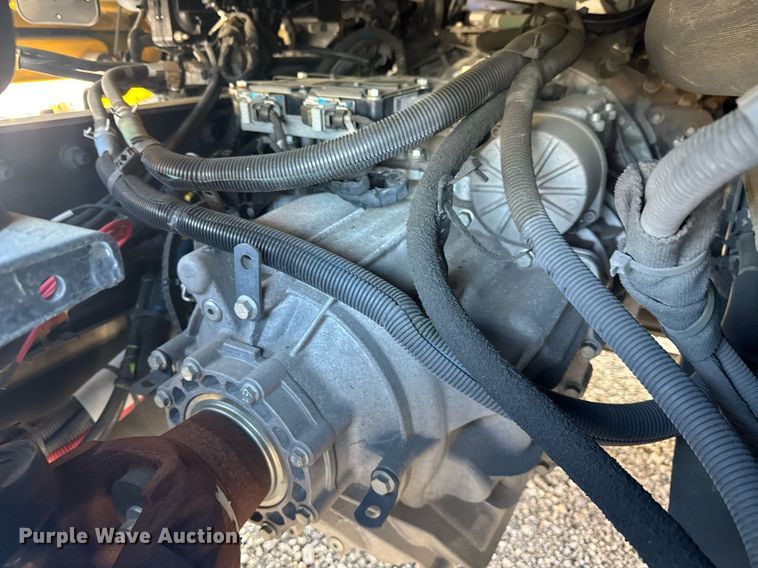 image for item EC3565 2022 Kenworth T680 semi truck