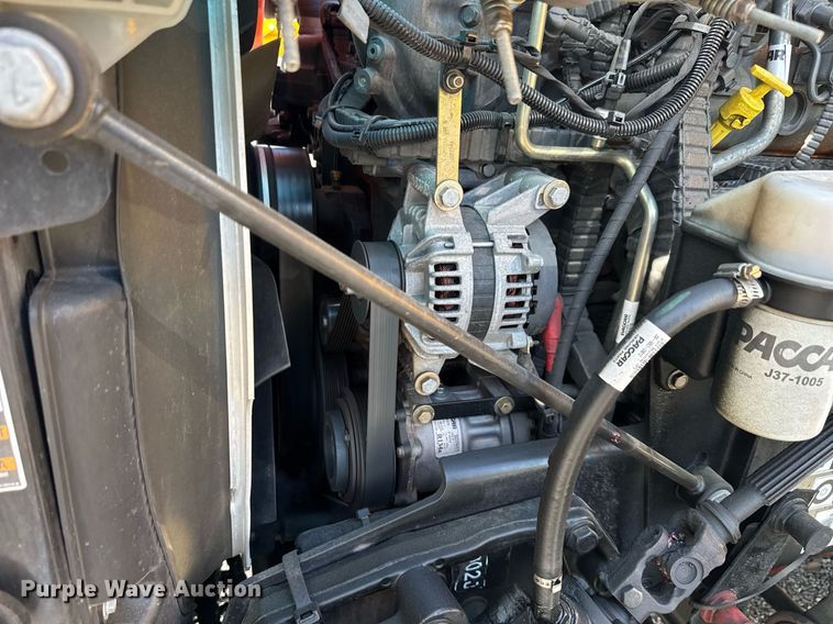 image for item EC3565 2022 Kenworth T680 semi truck