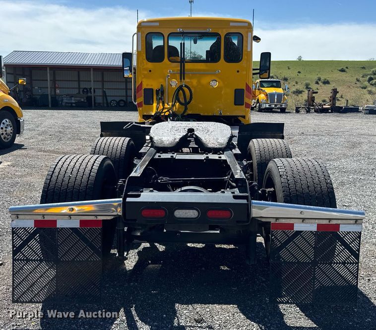image for item EC3566 2022 Kenworth T680 semi truck