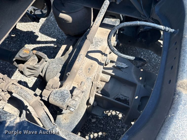 image for item EC3566 2022 Kenworth T680 semi truck