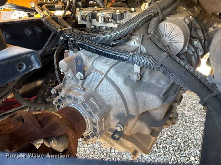 image for item EC3566 2022 Kenworth T680 semi truck