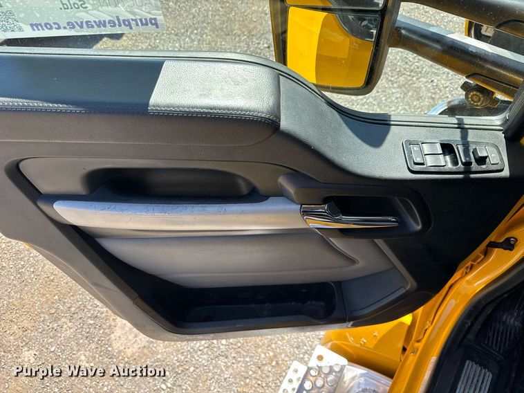 image for item EC3566 2022 Kenworth T680 semi truck