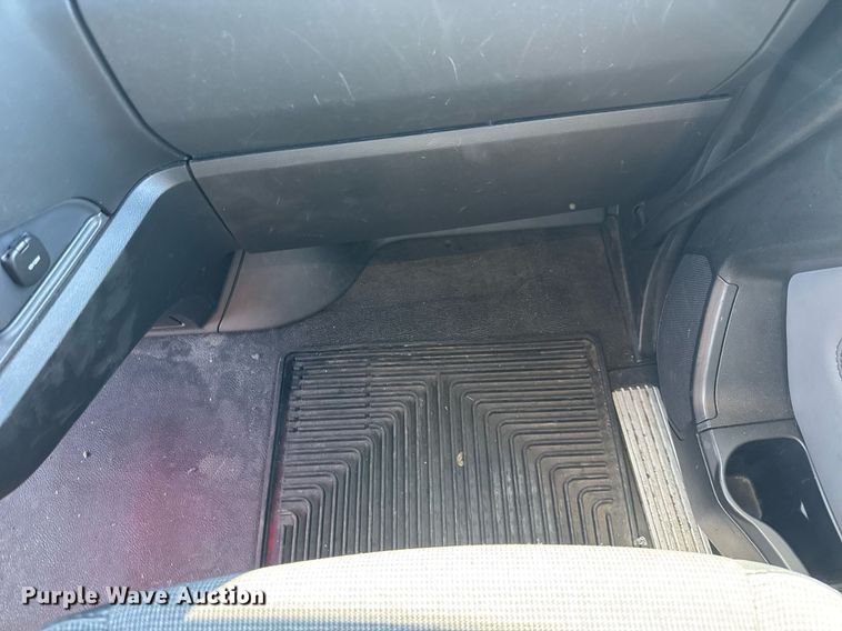 image for item EC3566 2022 Kenworth T680 semi truck