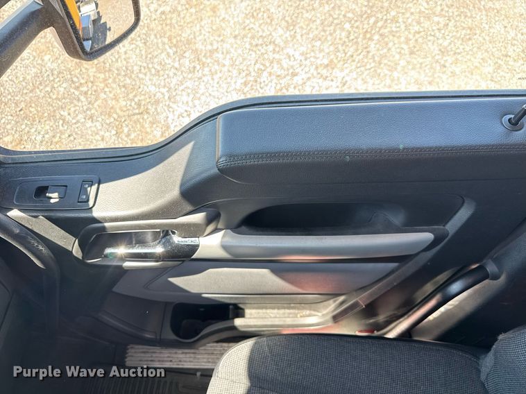 image for item EC3566 2022 Kenworth T680 semi truck