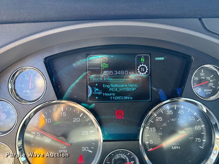 image for item EC3567 2022 Kenworth T680 semi truck