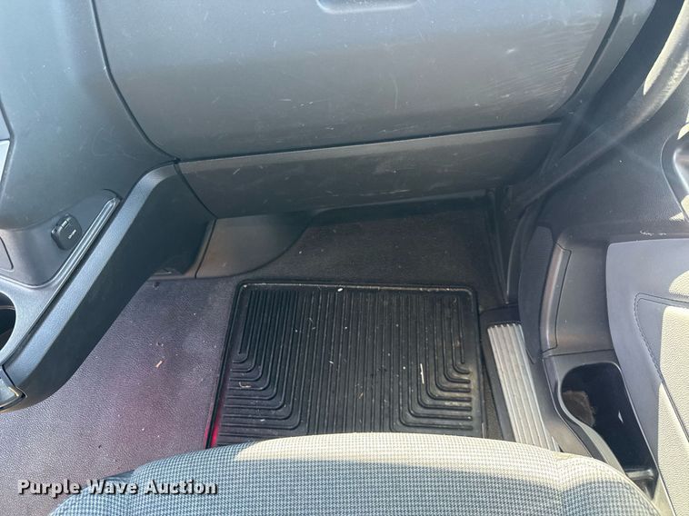 image for item EC3567 2022 Kenworth T680 semi truck