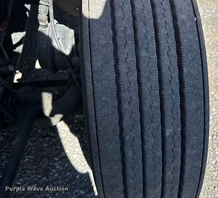 image for item EC3567 2022 Kenworth T680 semi truck