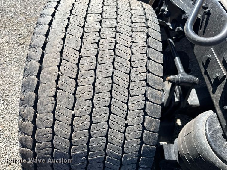 image for item EC3567 2022 Kenworth T680 semi truck