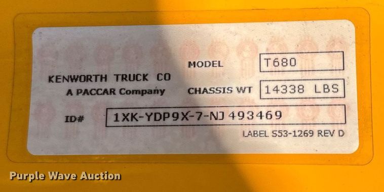 image for item EC3567 2022 Kenworth T680 semi truck