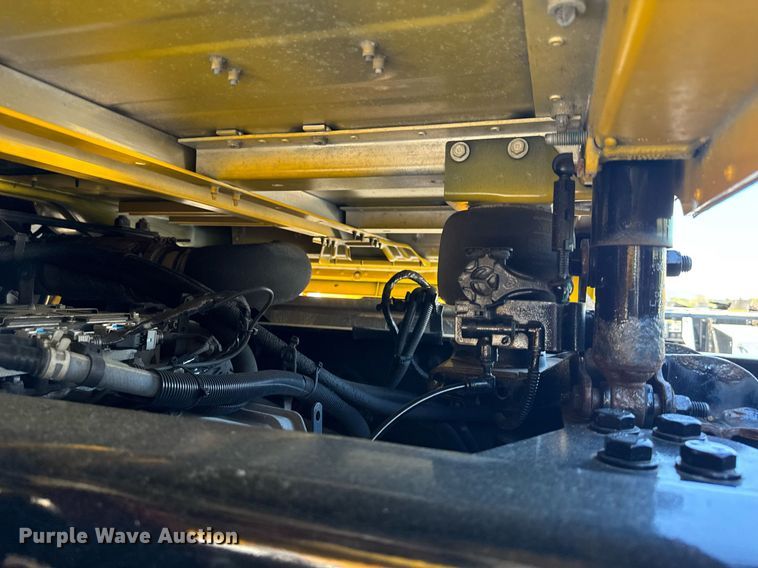 image for item EC3568 2022 Kenworth T680 semi truck