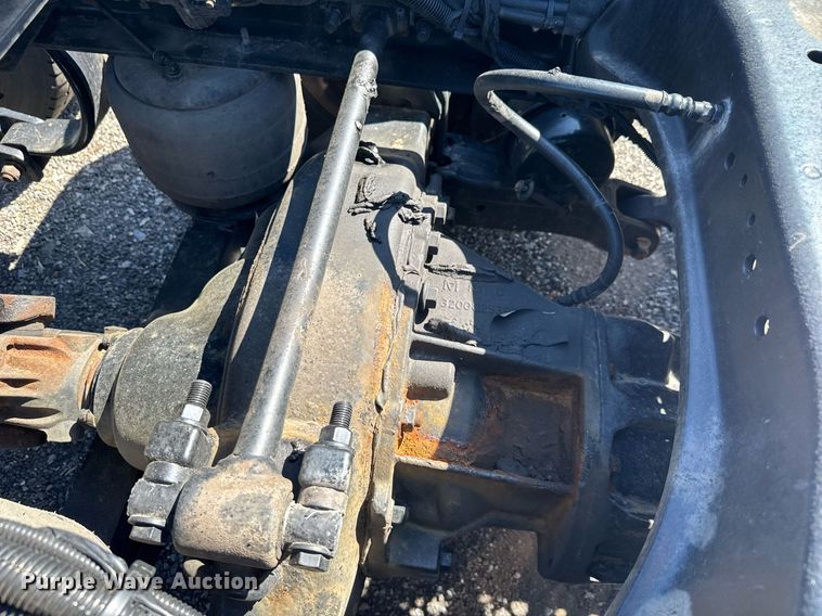 image for item EC3568 2022 Kenworth T680 semi truck