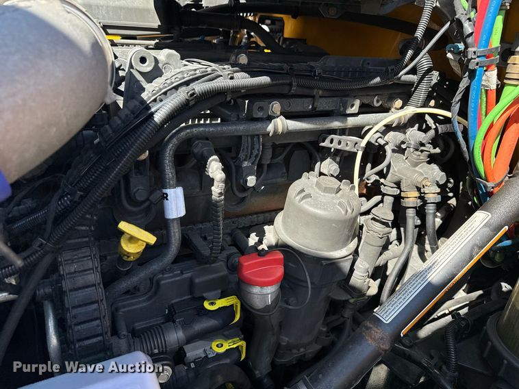 image for item EC3568 2022 Kenworth T680 semi truck