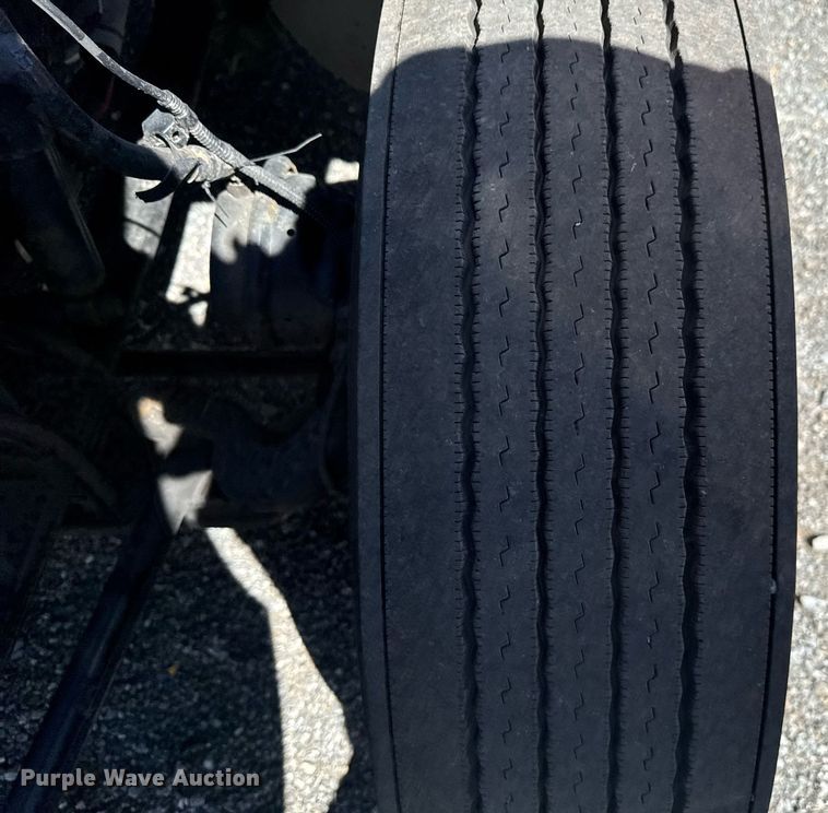 image for item EC3568 2022 Kenworth T680 semi truck