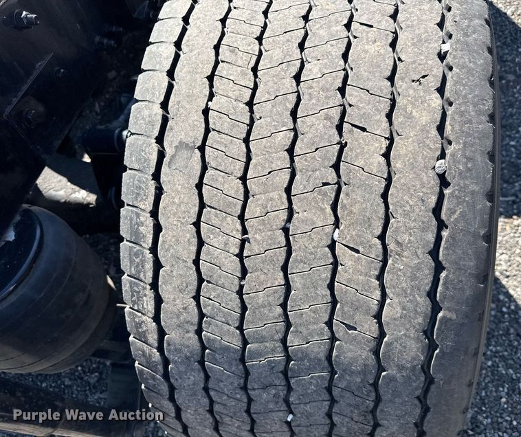 image for item EC3568 2022 Kenworth T680 semi truck