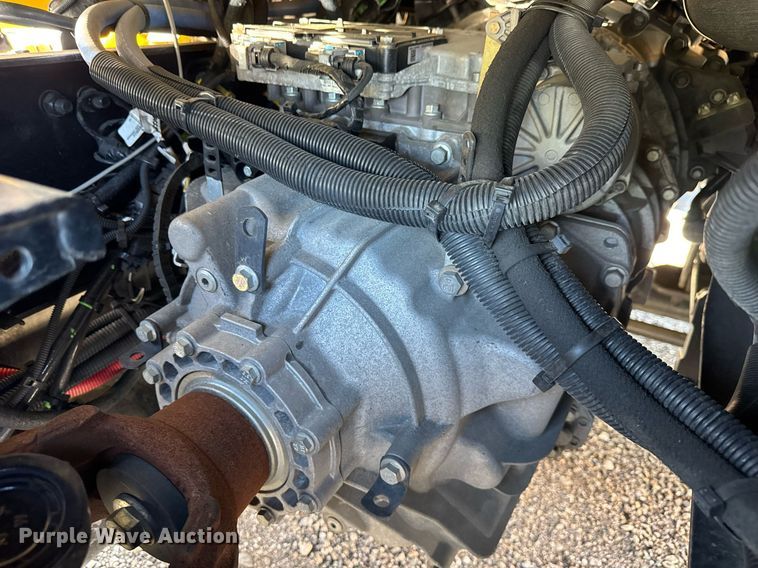 image for item EC3569 2022 Kenworth T680 semi truck