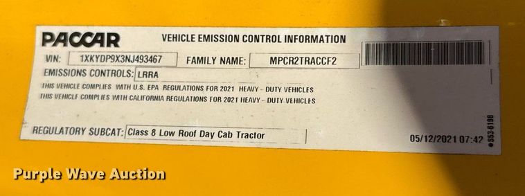 image for item EC3569 2022 Kenworth T680 semi truck