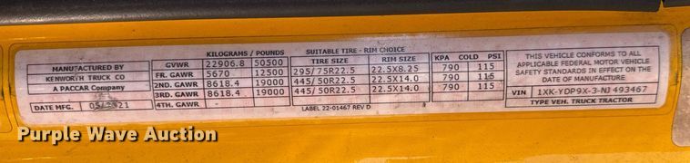 image for item EC3569 2022 Kenworth T680 semi truck