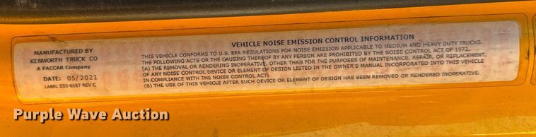 image for item EC3569 2022 Kenworth T680 semi truck