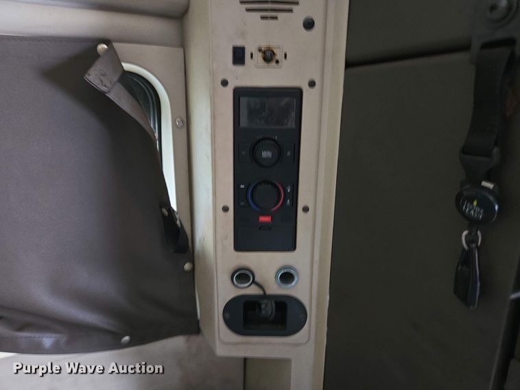 image for item EC4193 2012 Volvo semi truck