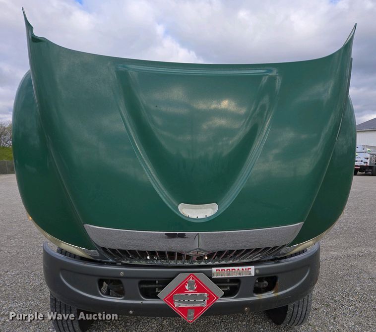 image for item EC4195 2007 International 4300 SBA truck cab and chassis