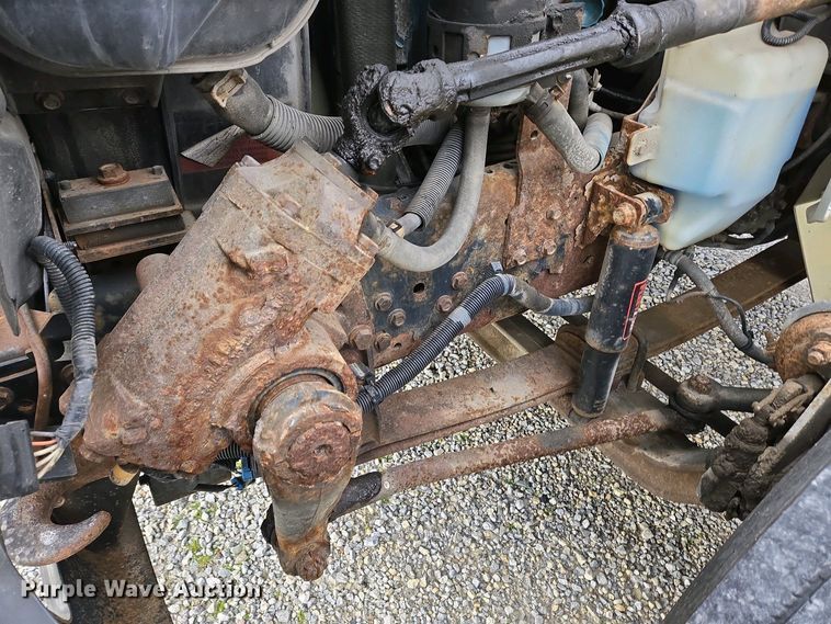 image for item EC4195 2007 International 4300 SBA truck cab and chassis