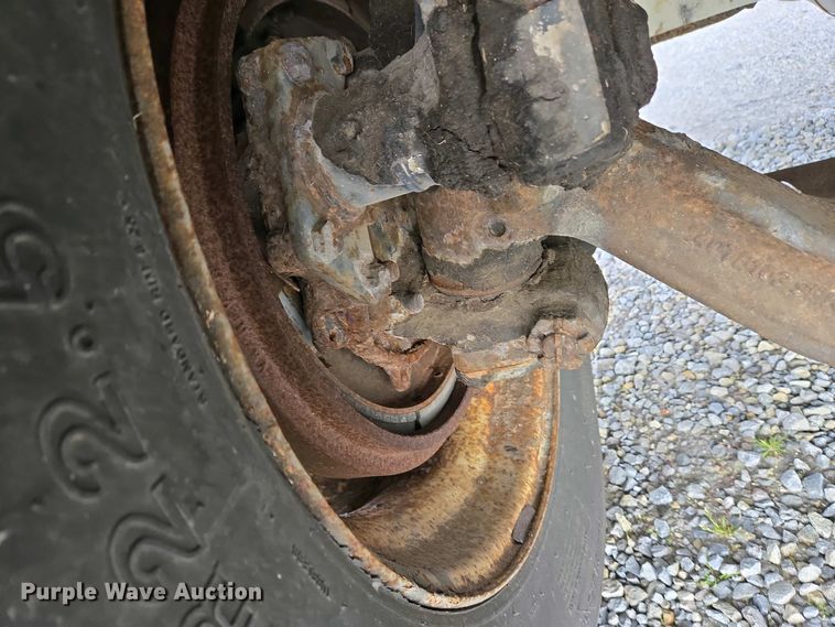 image for item EC4195 2007 International 4300 SBA truck cab and chassis