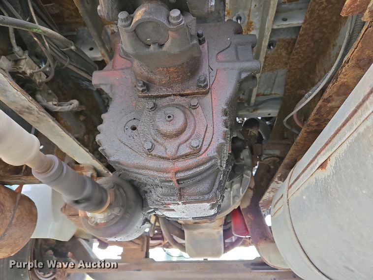 image for item EC4195 2007 International 4300 SBA truck cab and chassis