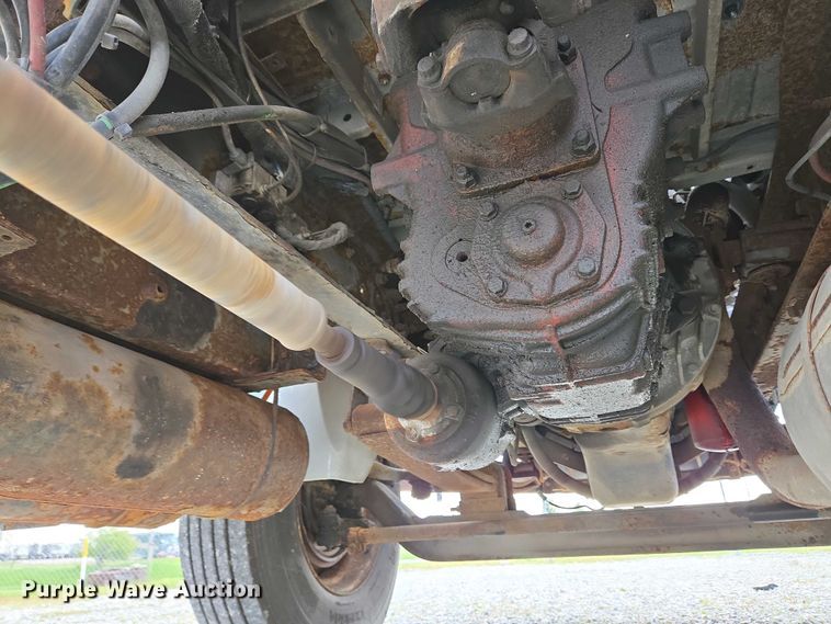 image for item EC4195 2007 International 4300 SBA truck cab and chassis