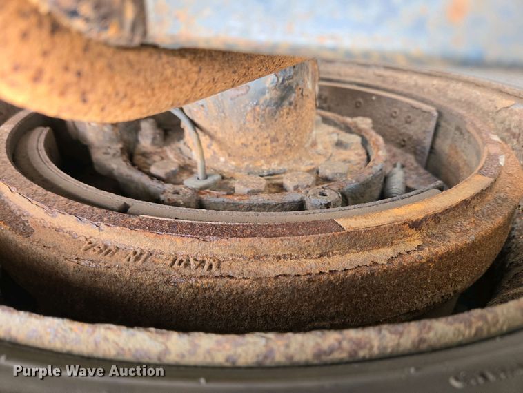 image for item EC4195 2007 International 4300 SBA truck cab and chassis