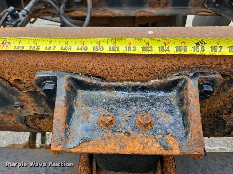 image for item EC4195 2007 International 4300 SBA truck cab and chassis